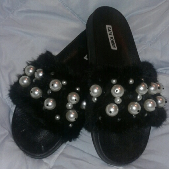 Cape Robbin Shoes - Fur with Pearl Slip On Shoes Size 11
